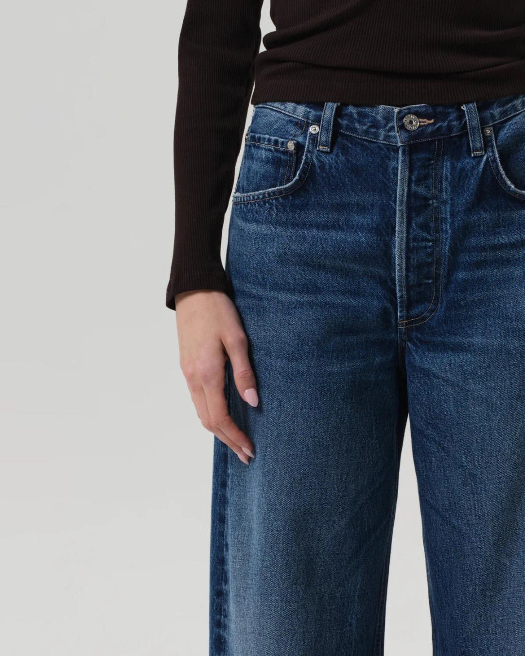 Close up of Citizens of Humanity Ayla Baggy blue denim jeans with a wide barrel look