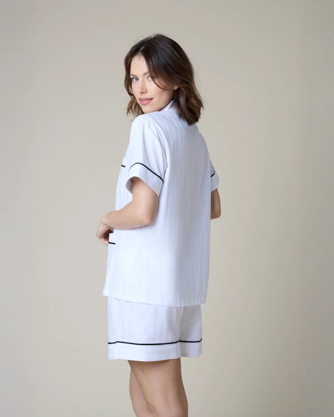 cotton pajama set with short sleeve and shorts in white with black piping