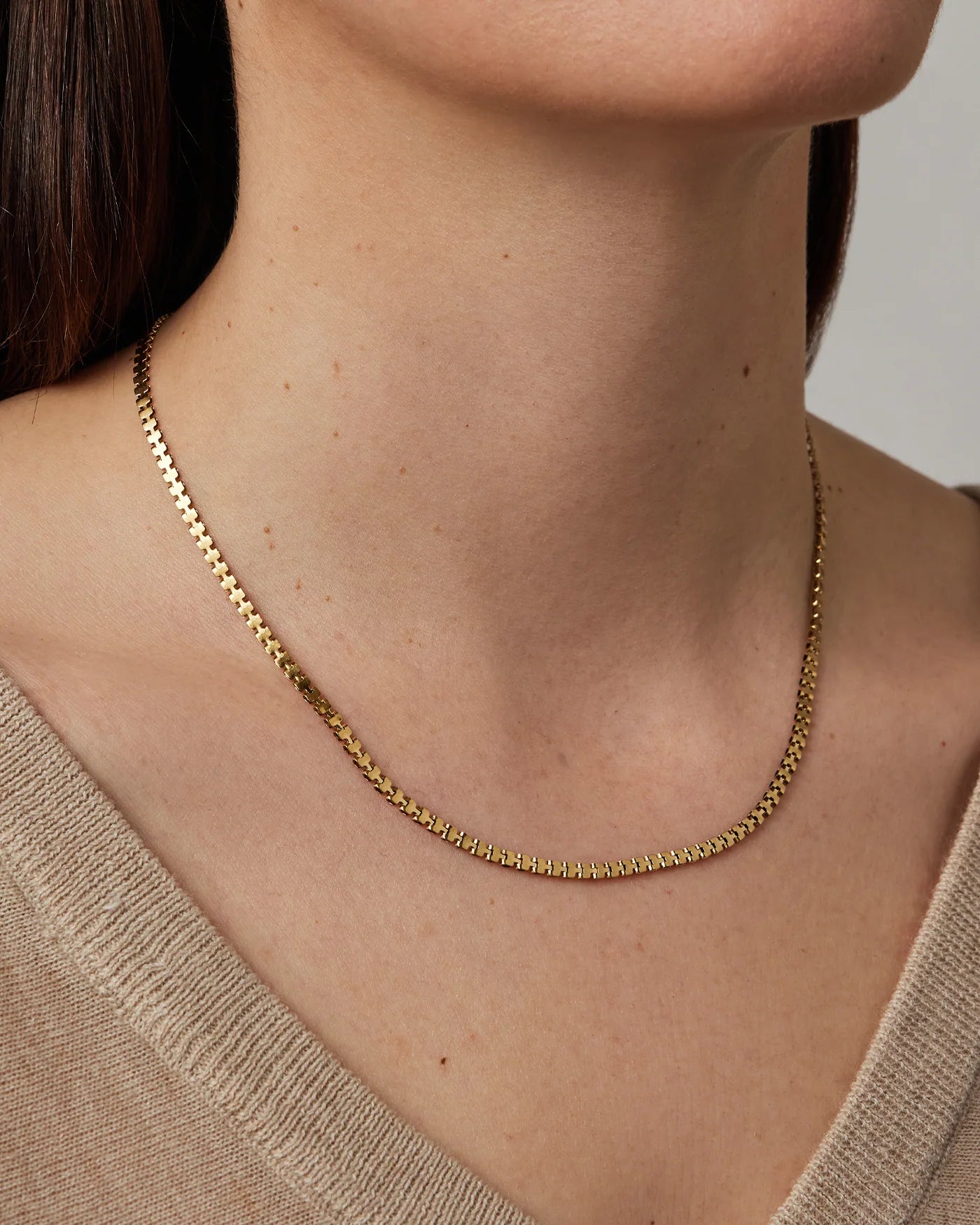 thin gold detailed necklace