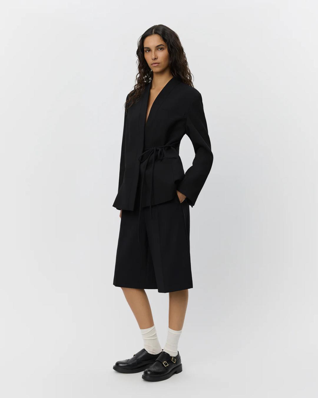 black oversized blazer