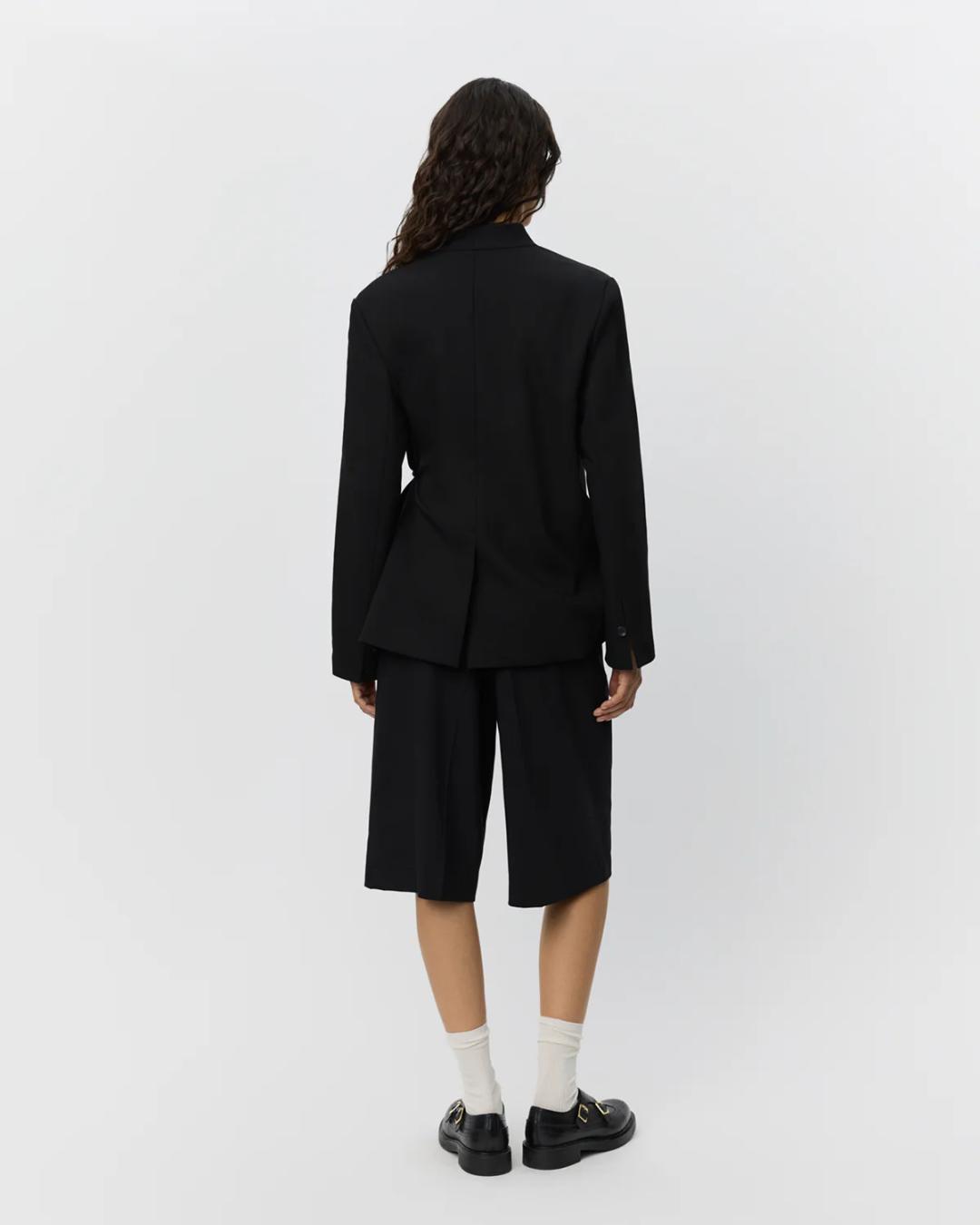 black oversized blazer