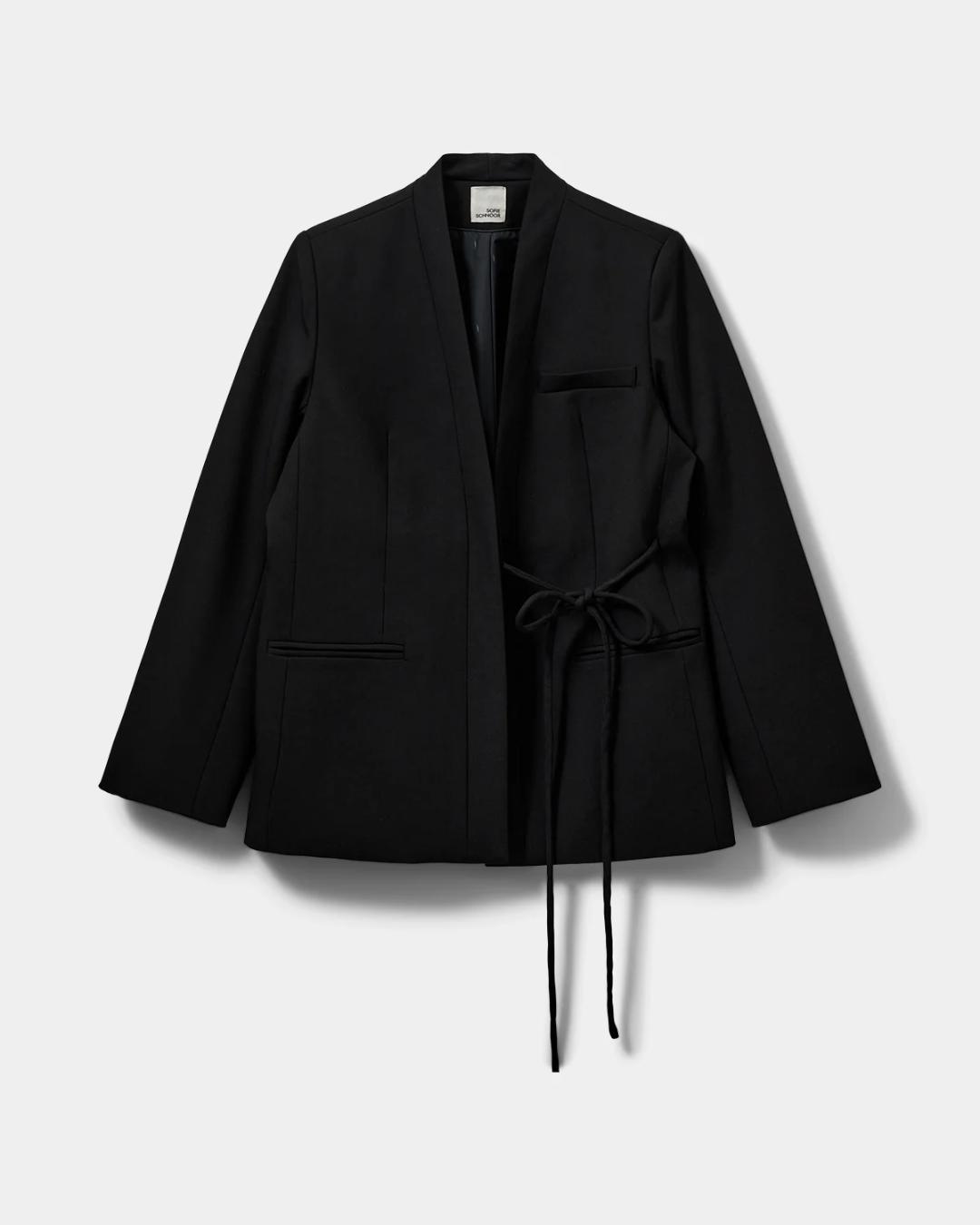 black oversized blazer