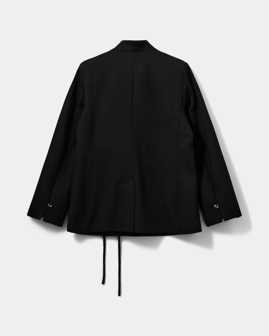 black oversized blazer