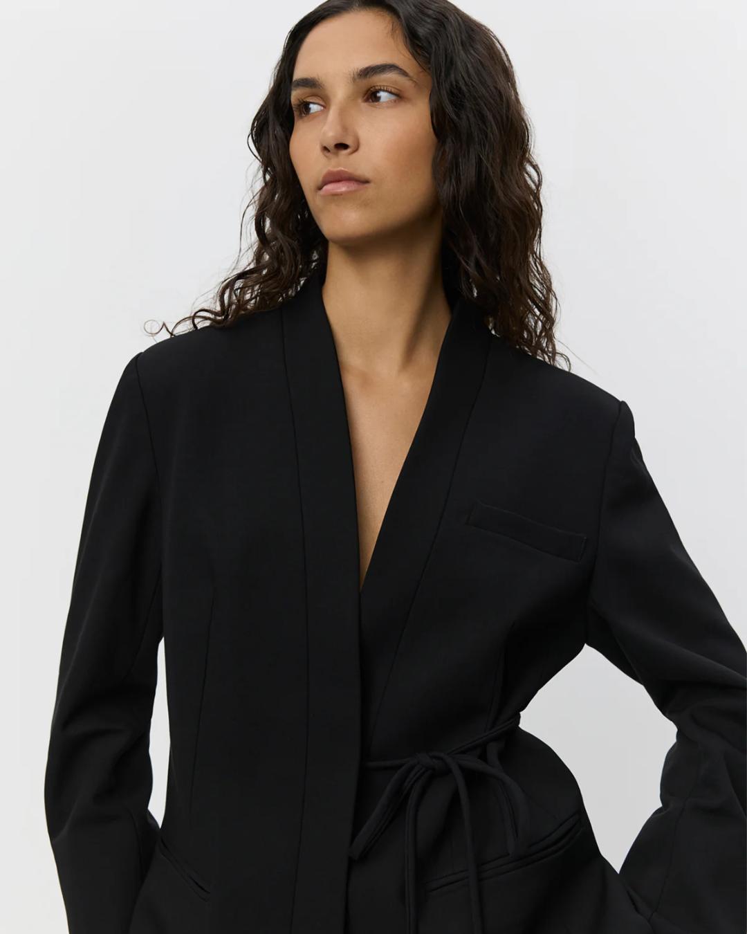 black oversized blazer