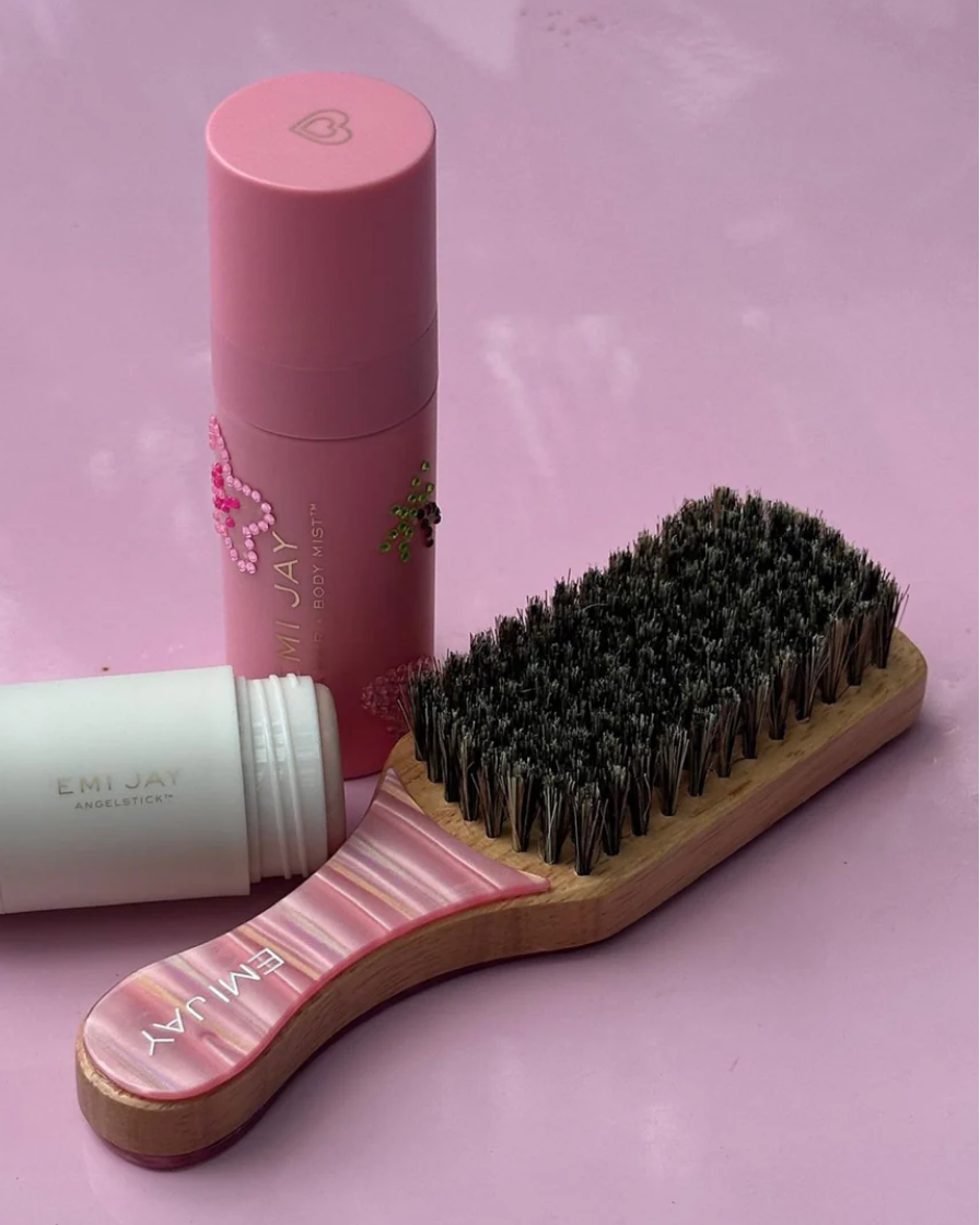 small bristle brush in pink