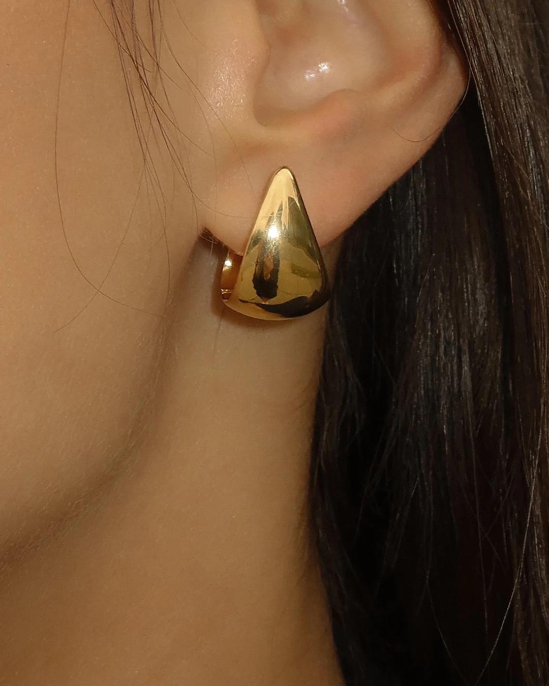 large triangle shaped claw hoops