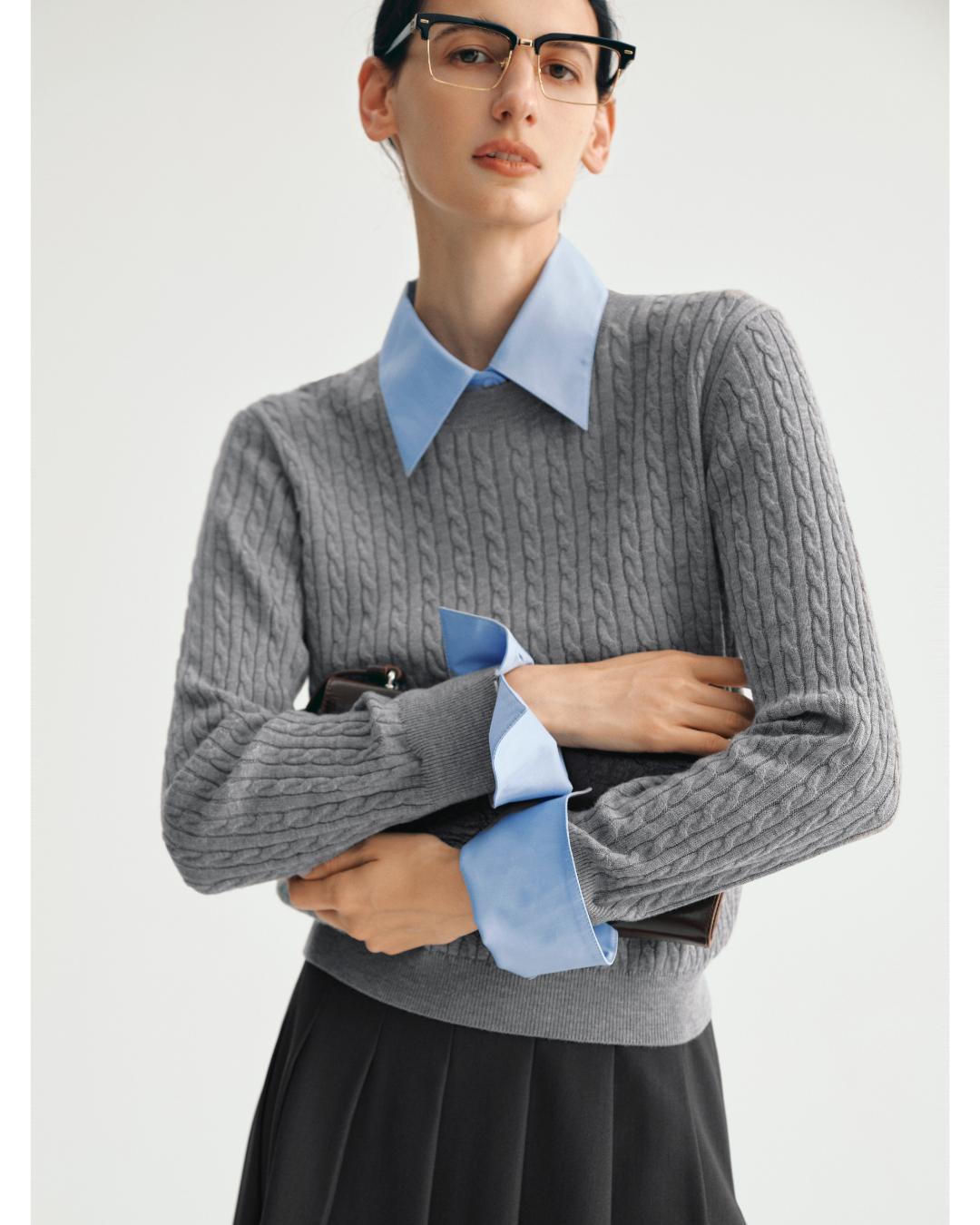 cable knit sweater in grey