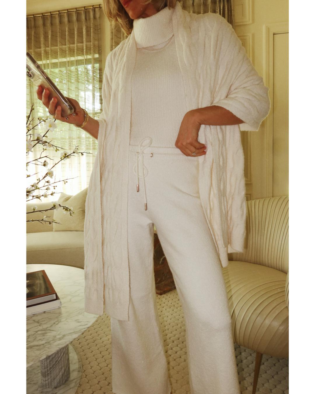 cable scarf in white