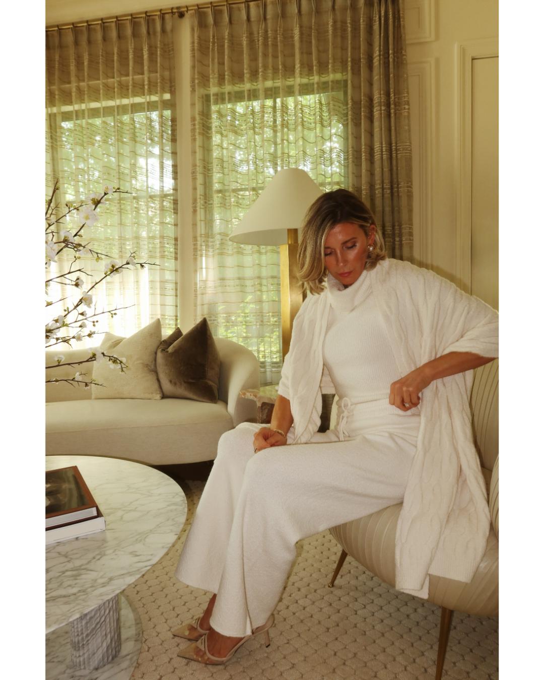 cable scarf in white