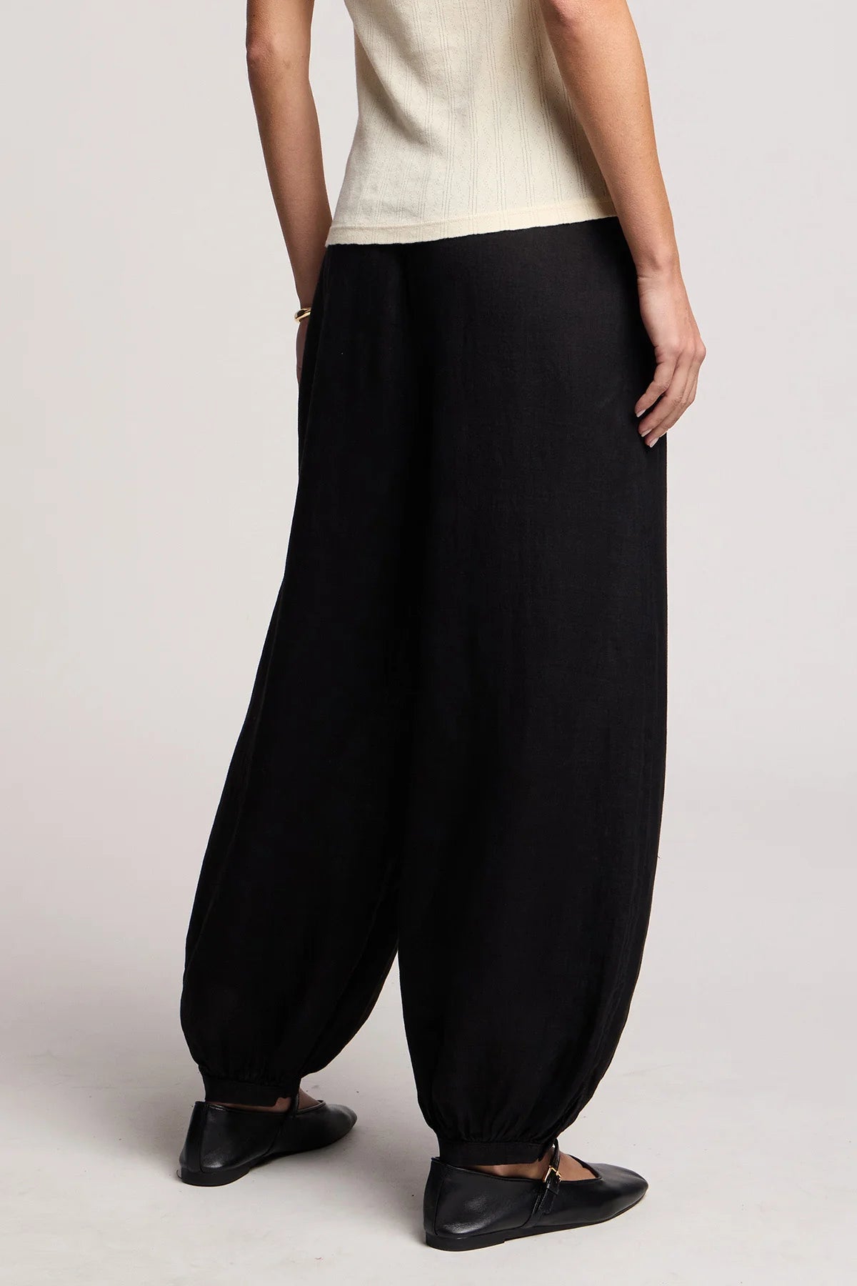 black linen pant which gathers at ankle