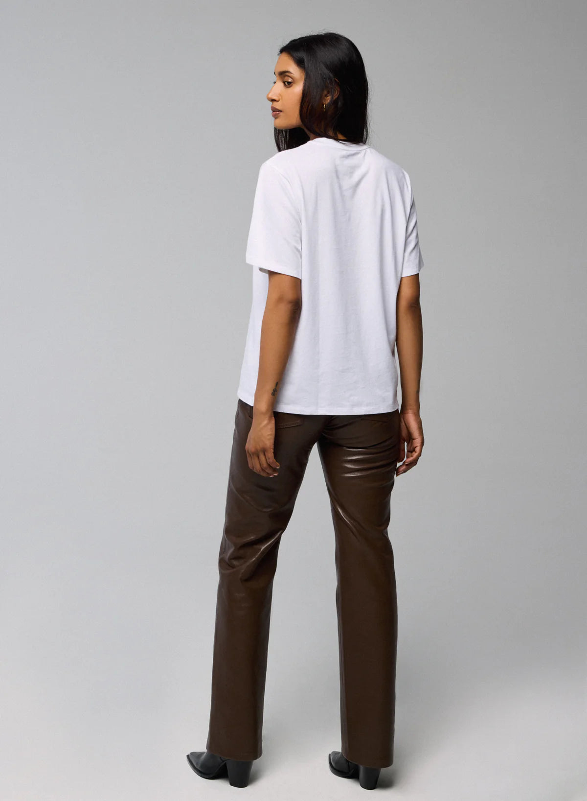 relaxed oversized white t-shirt