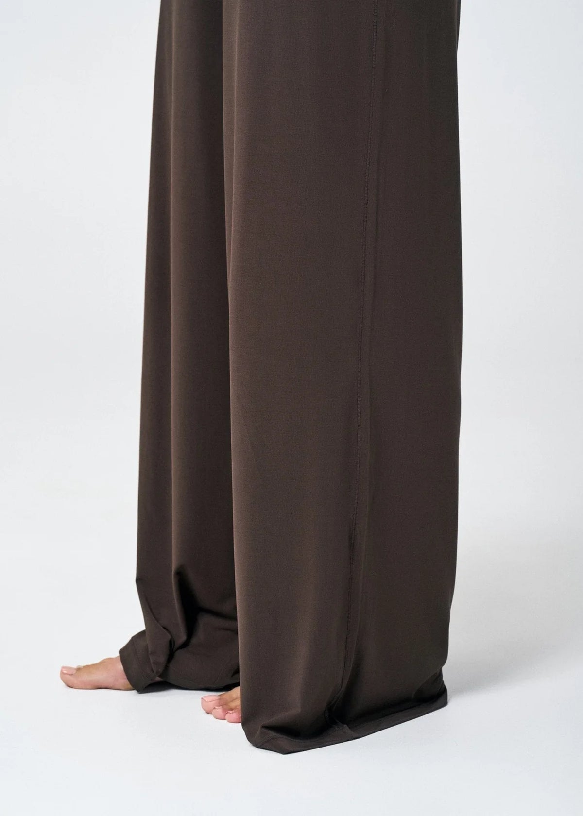 wide leg lounge pant in brown