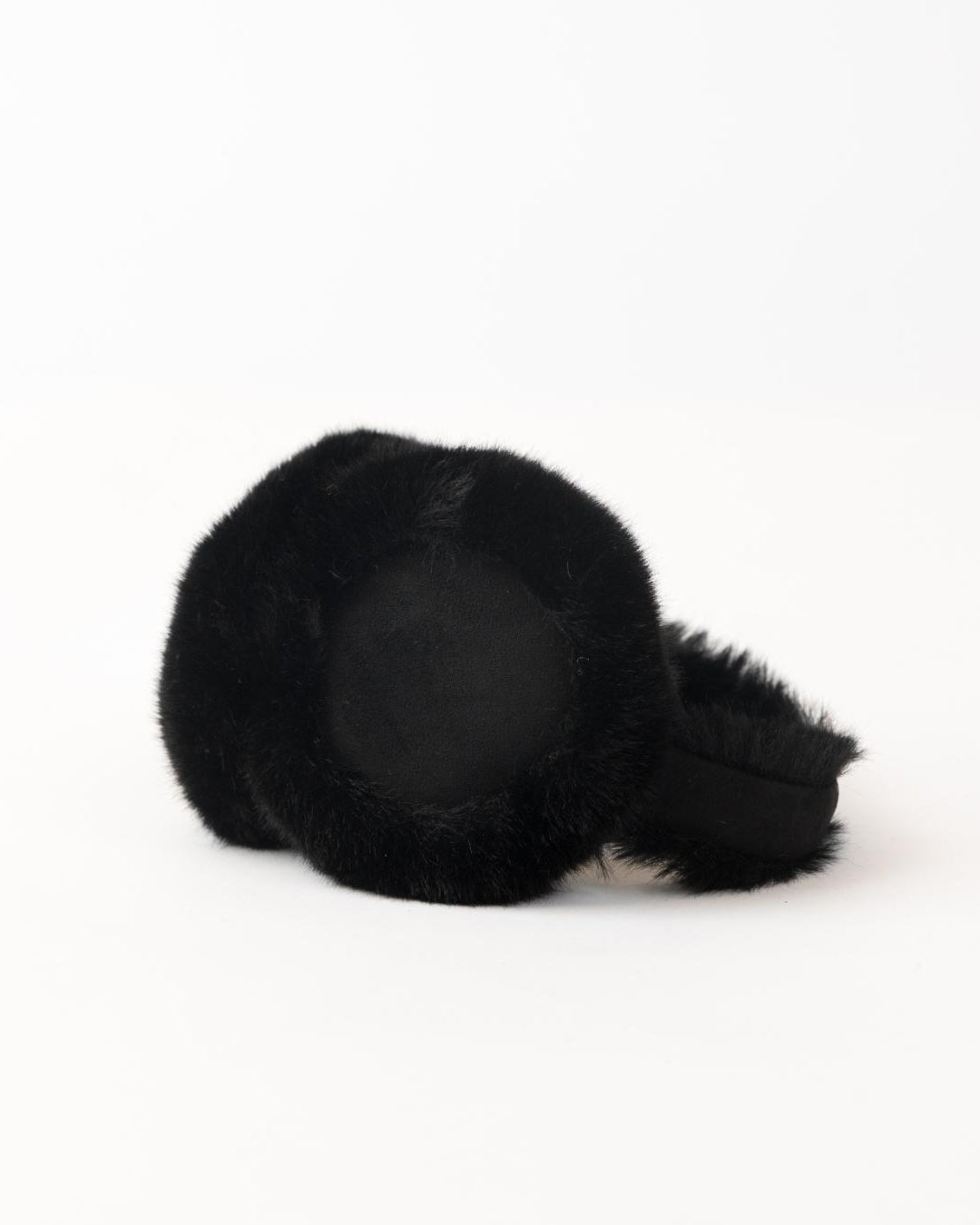 black earmuffs