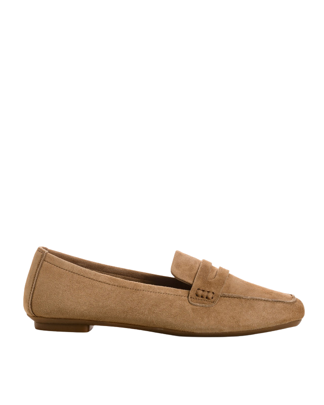 tan loafer shoe