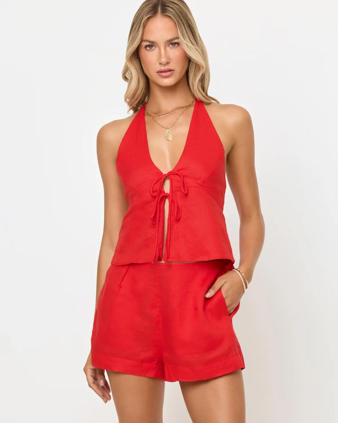 linen short in red