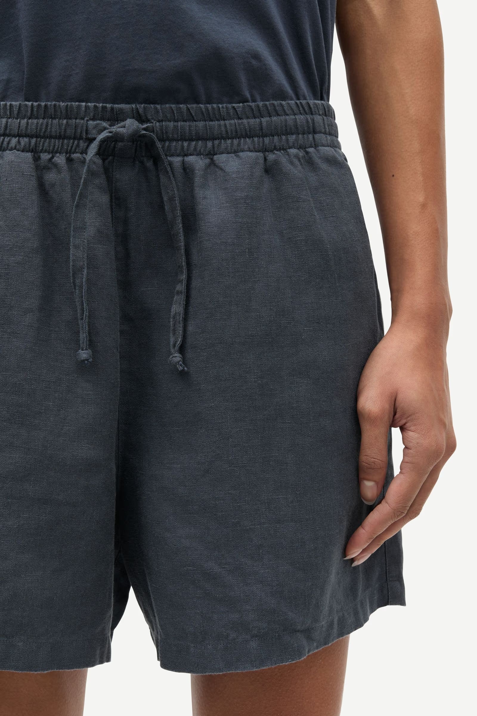 drawstring shorts in blue