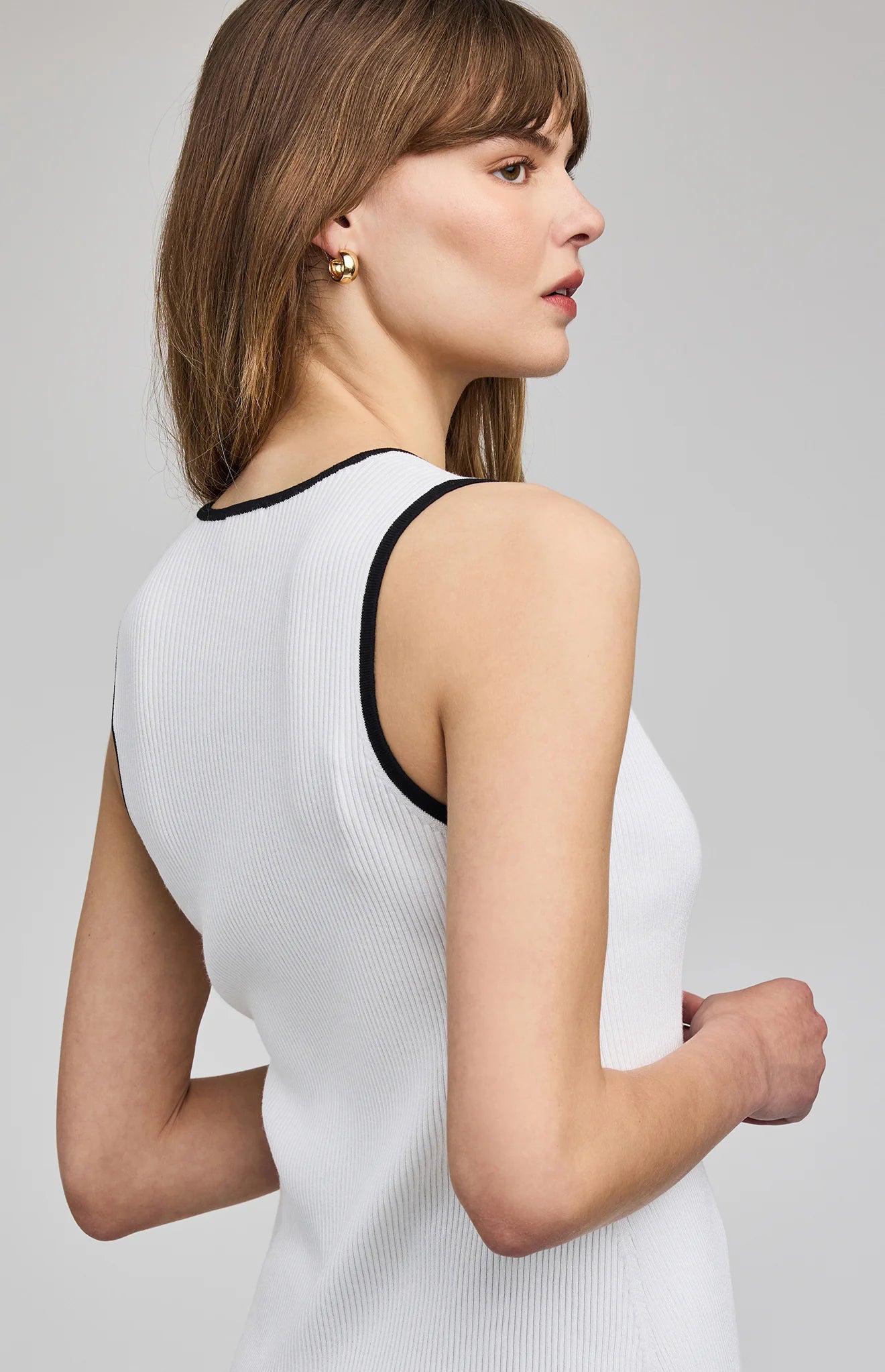 ribbed white tank with black piping