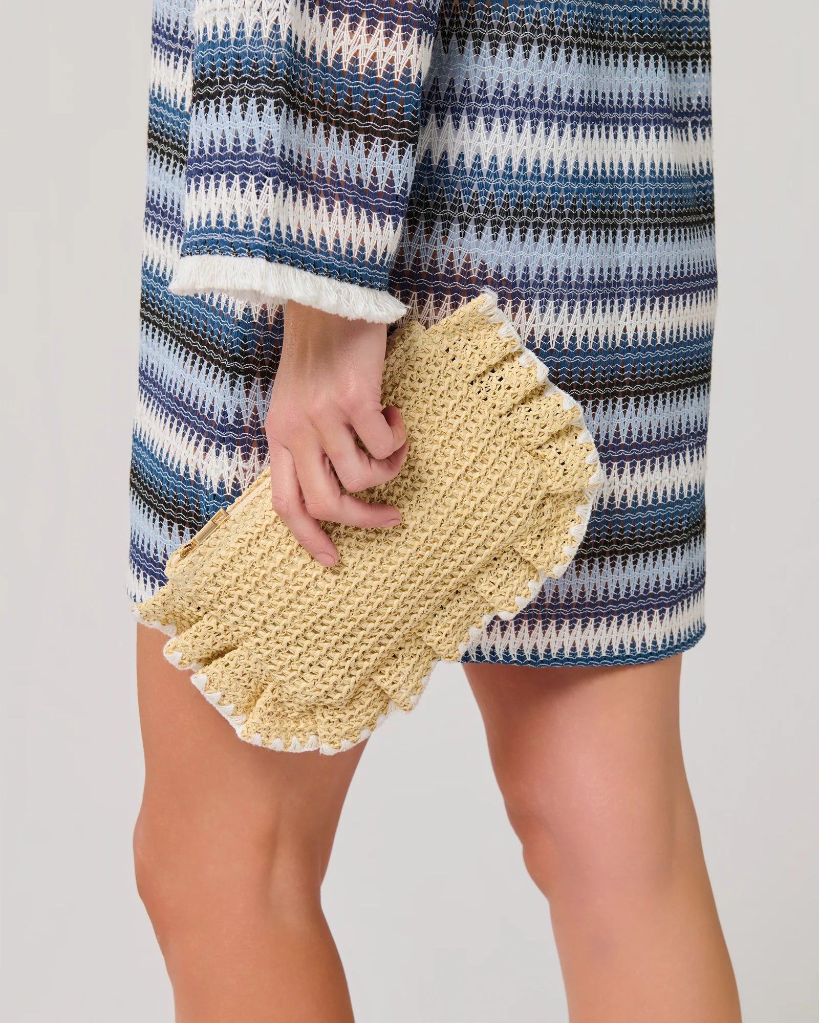 small straw zip pouch