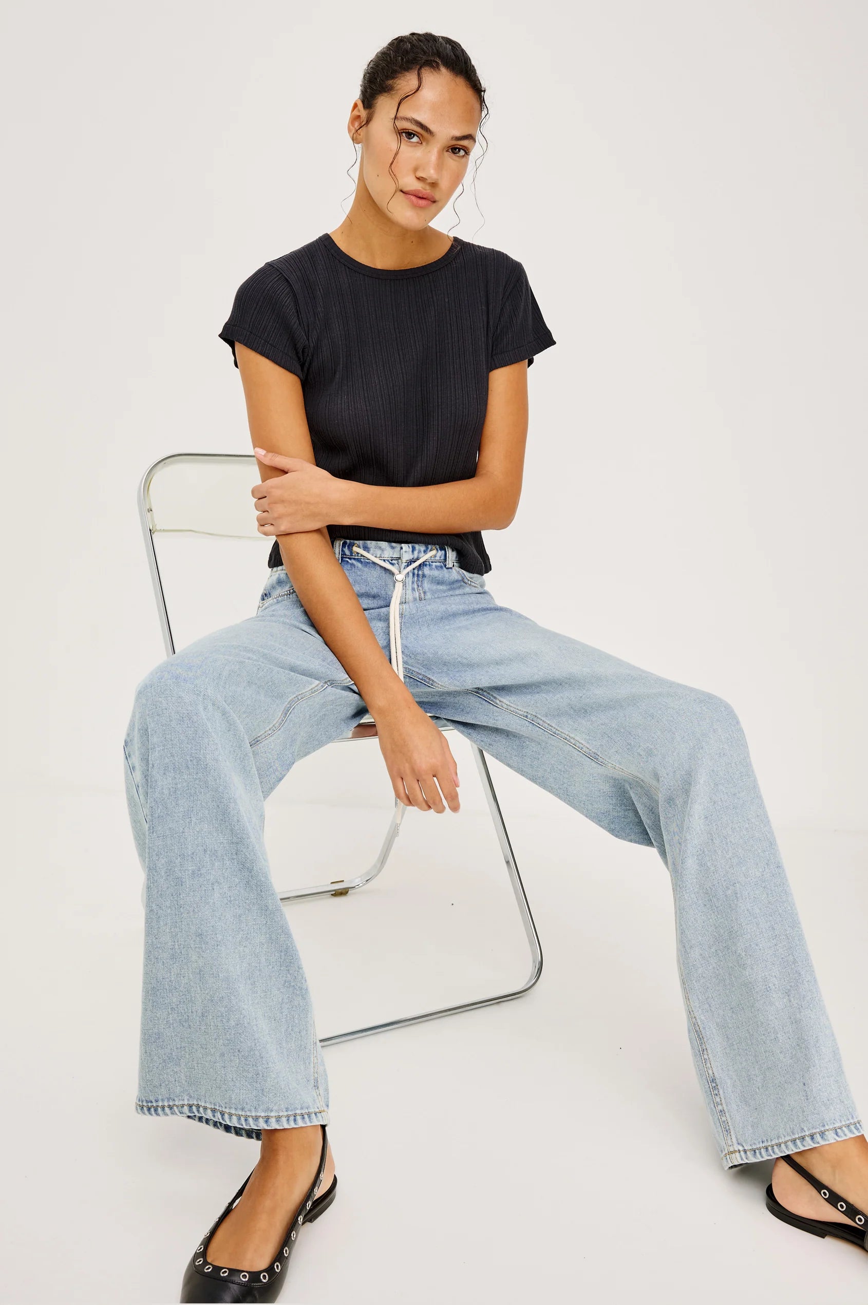 wide leg jean with a white drawstring