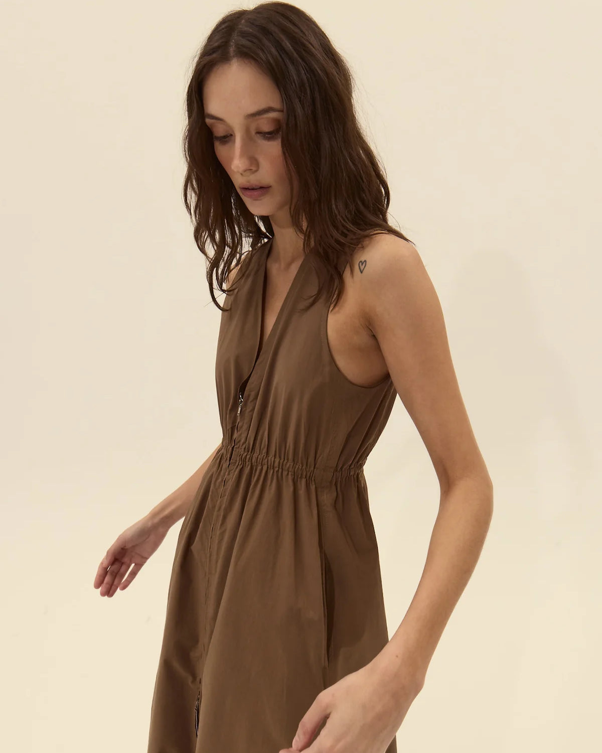 midi sleeveless dress in brown