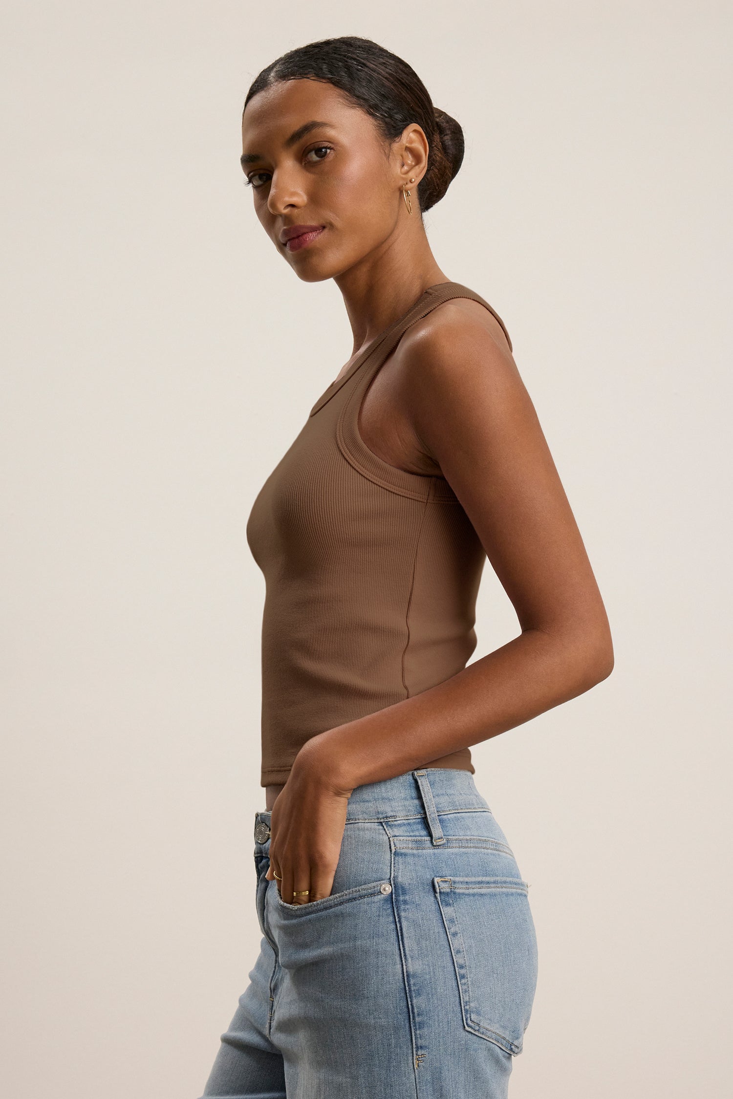 tank top in brown