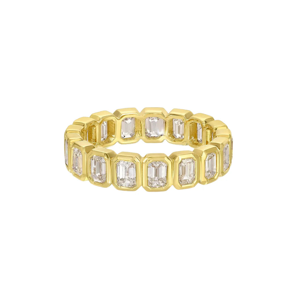 a picture of a gold ring