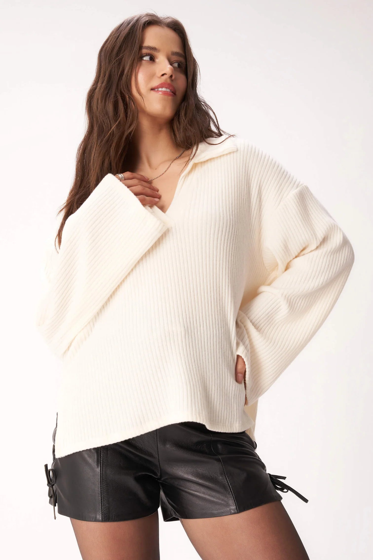 ribbed collar sweater in beige