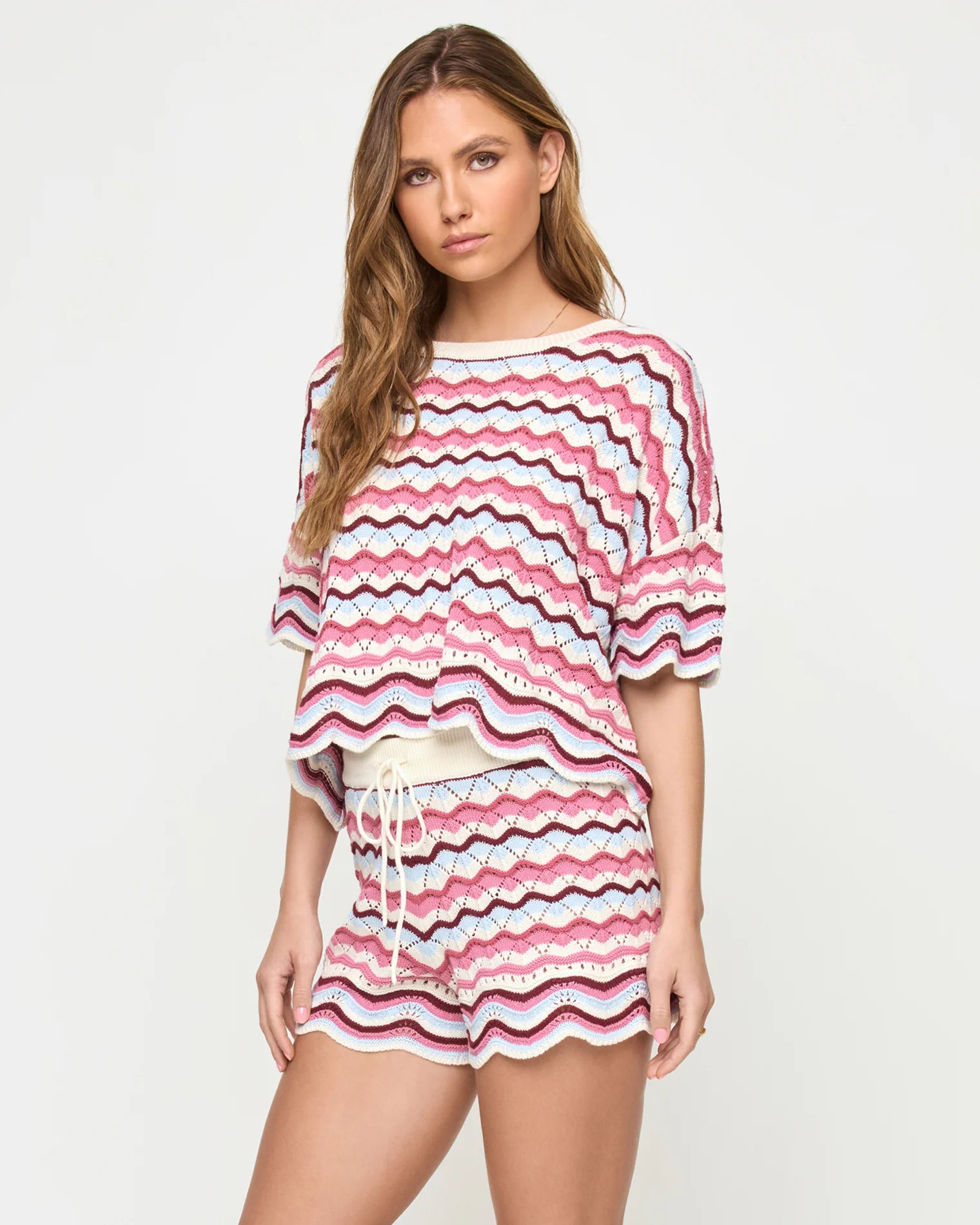 crochet shorts in white and pink