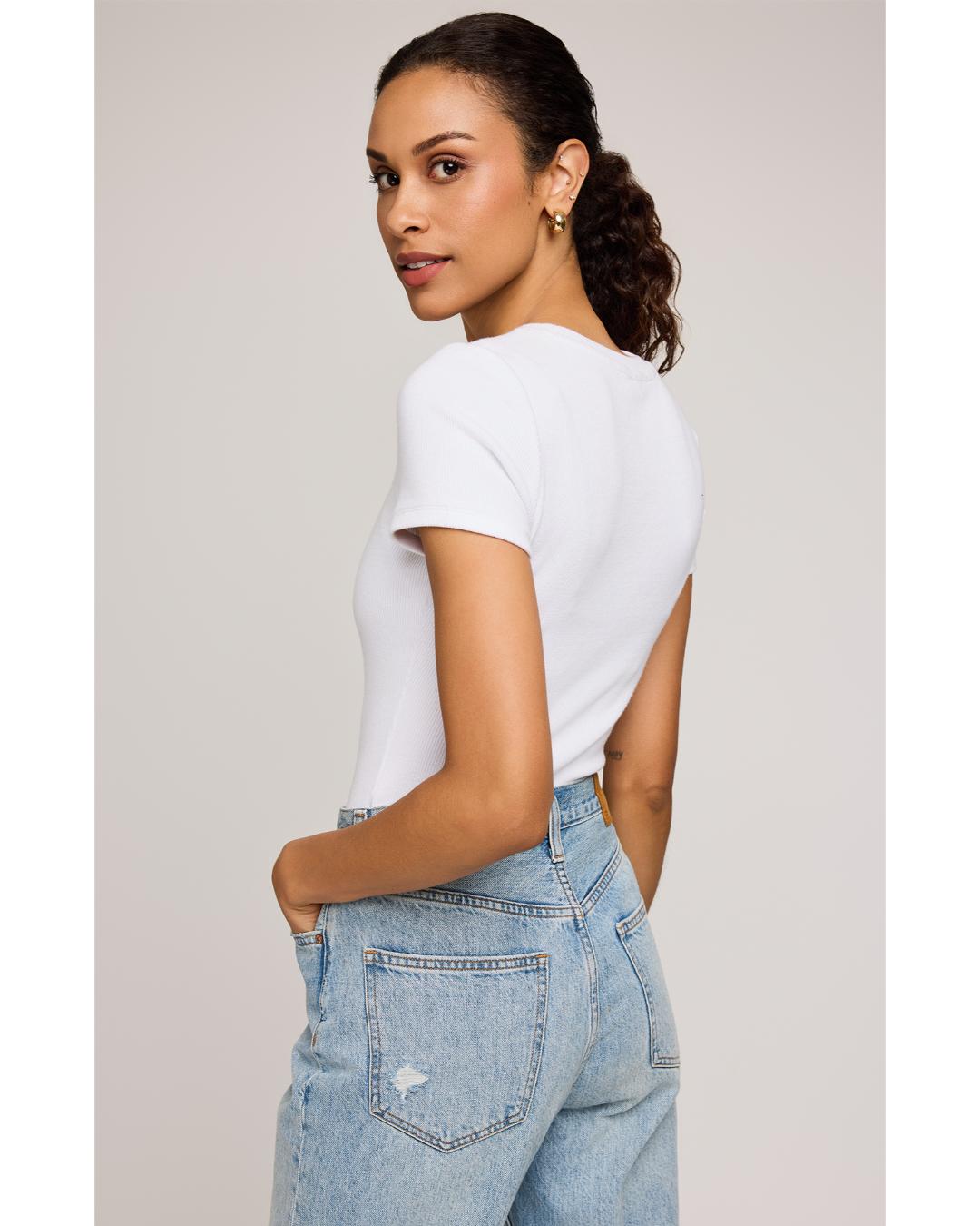 white short sleeve t-shirt