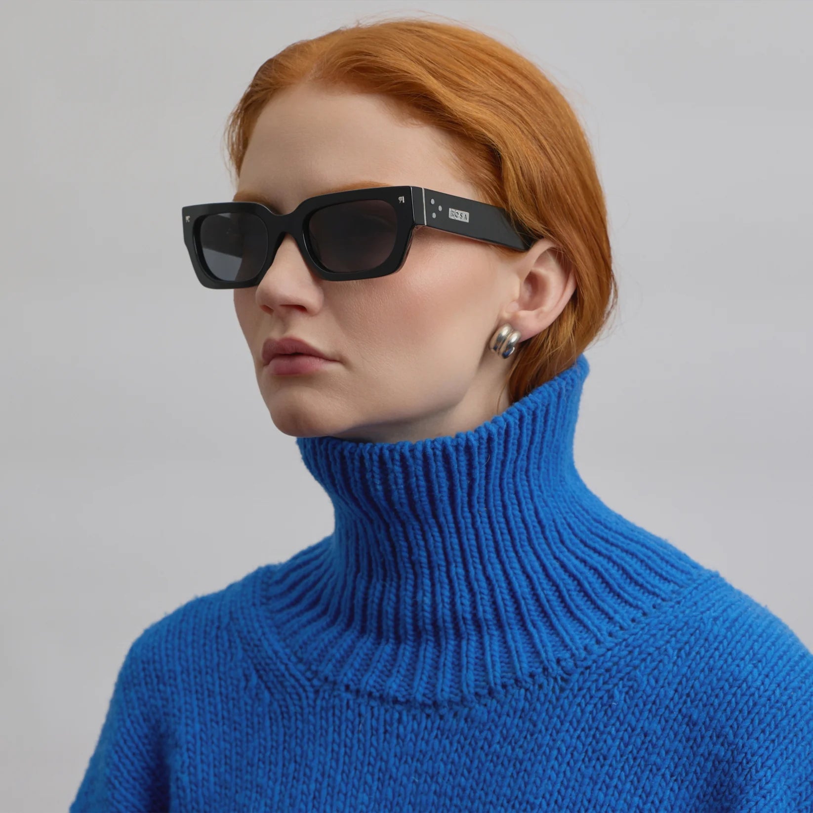 rectangular sunglasses in black