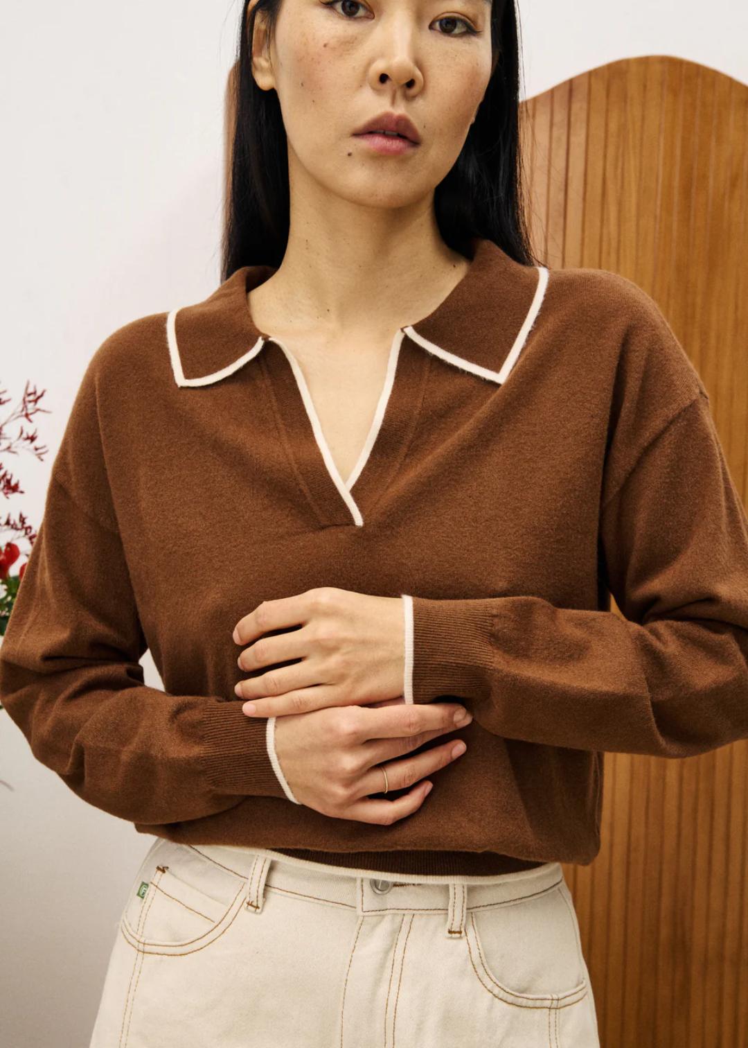 collar sweater in brown