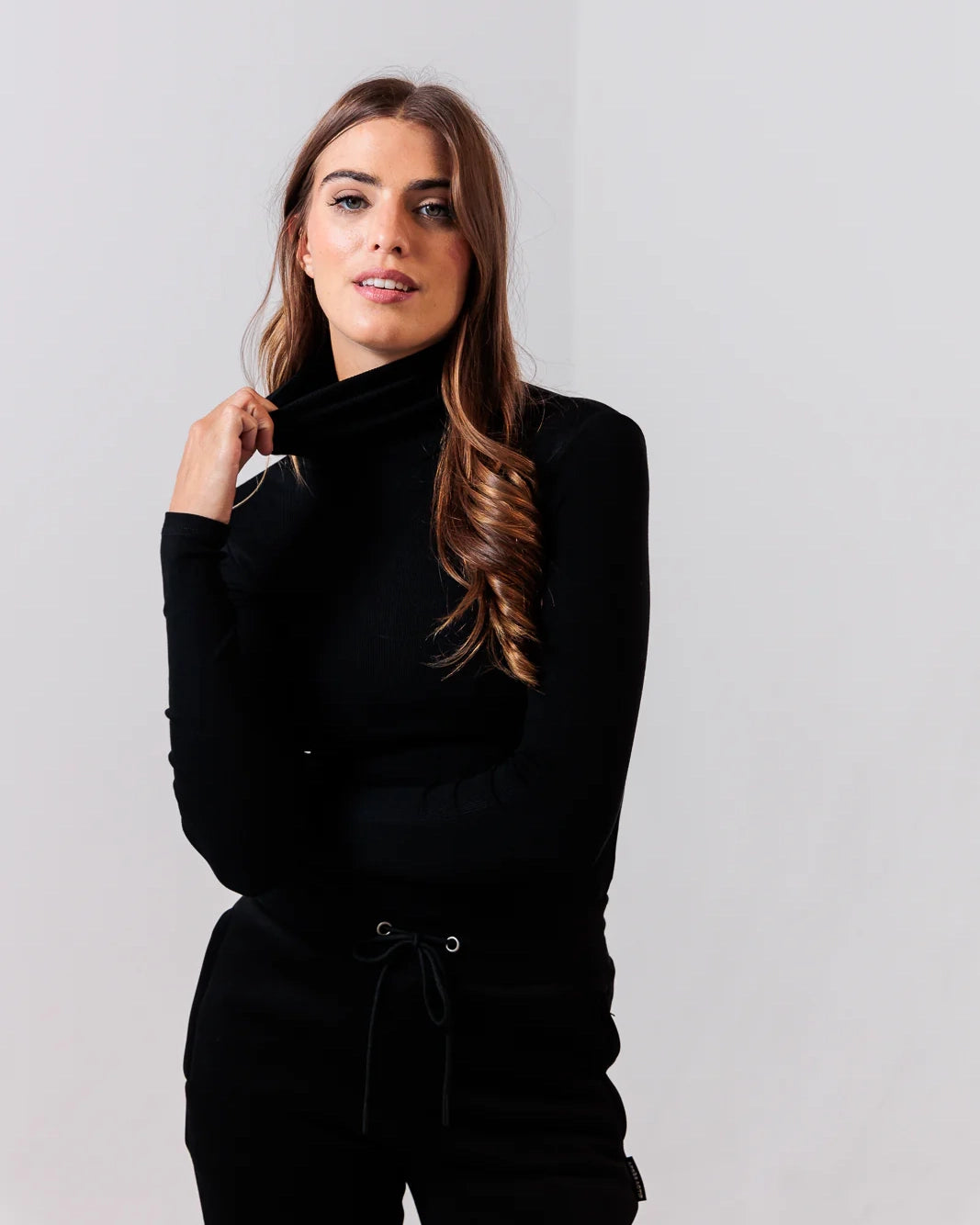 Apres Actif Ribbed Turtleneck in Black