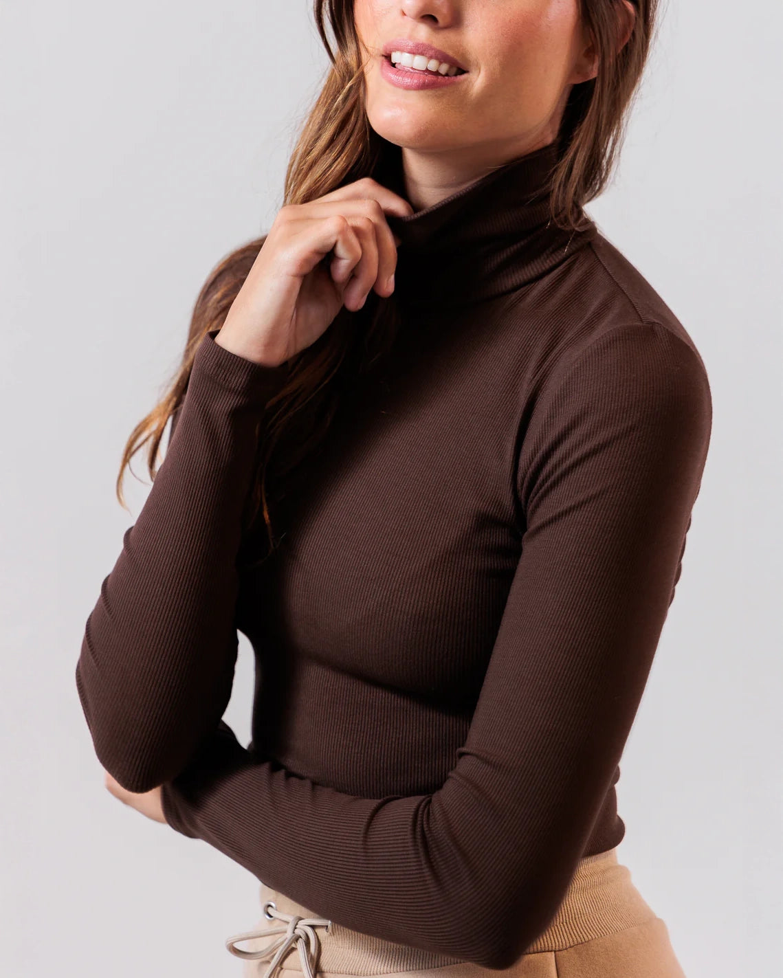 Apres Actif Ribbed Turtleneck in Brown