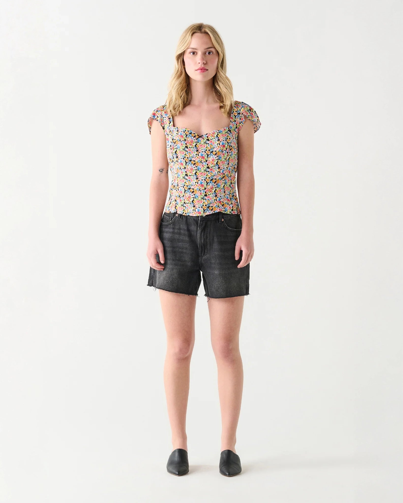 Dex Mid Rise Jean Short in Blue