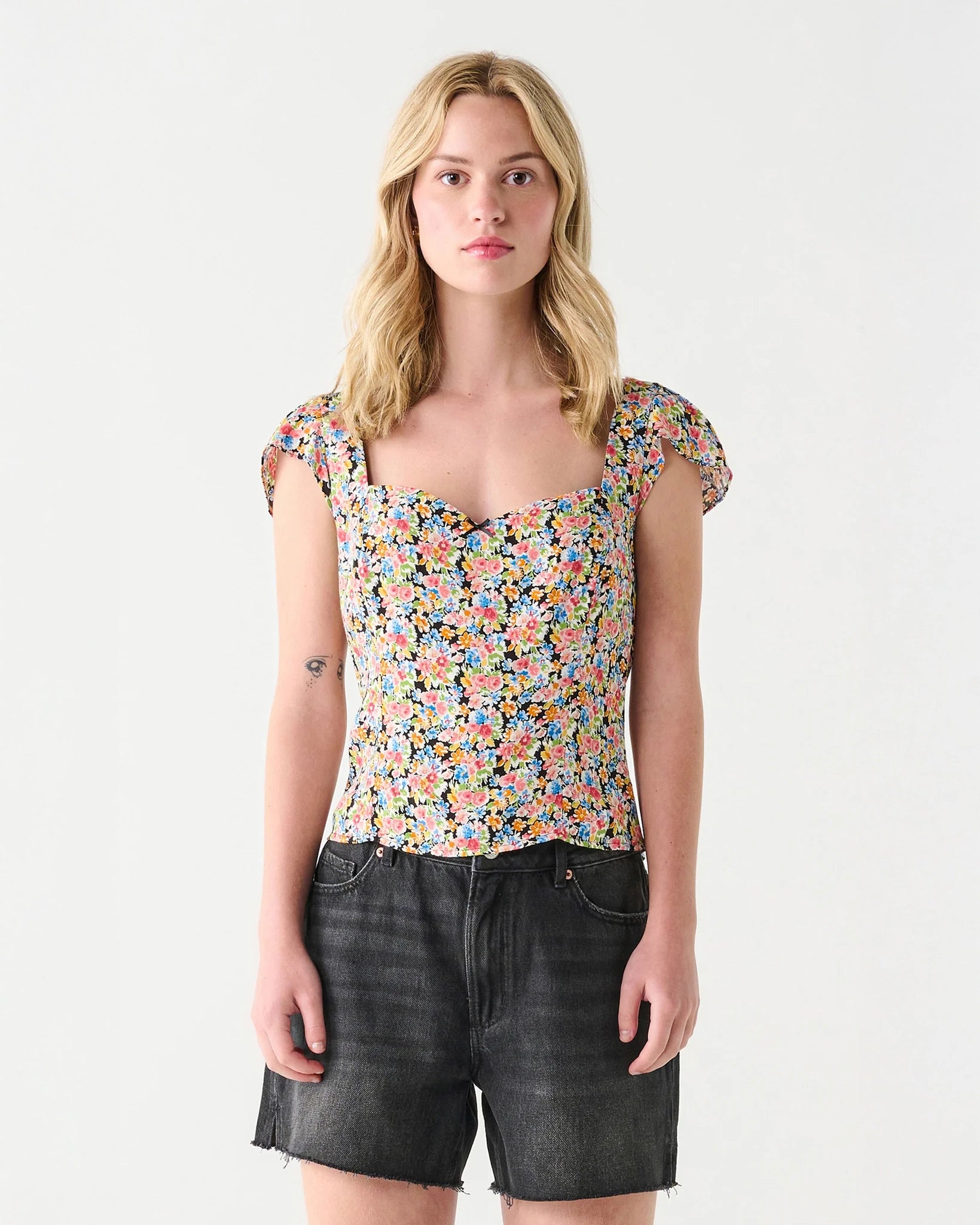 Dex Mid Rise Jean Short in Blue