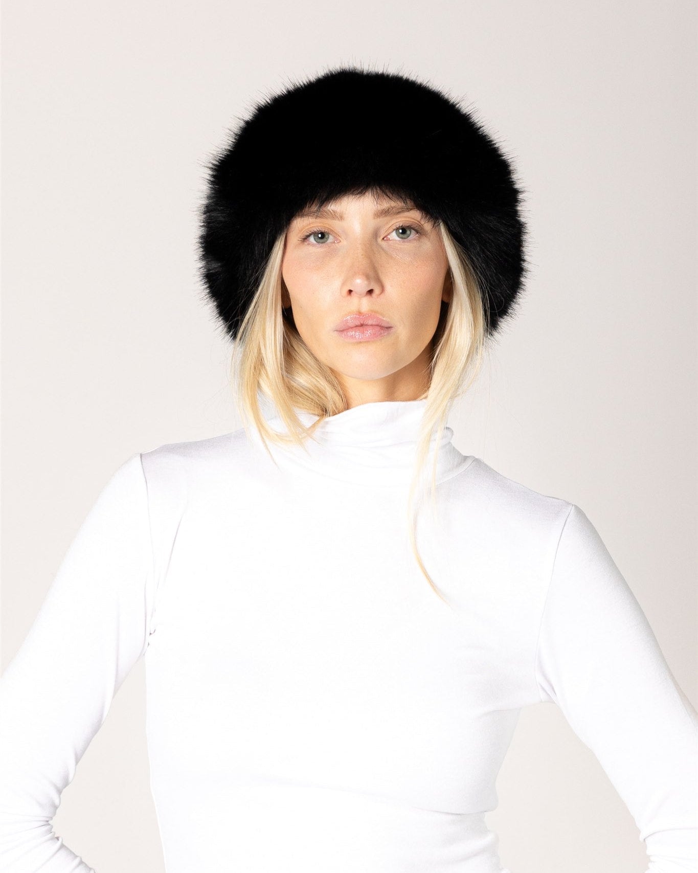 faux fur winter bucket hat in black