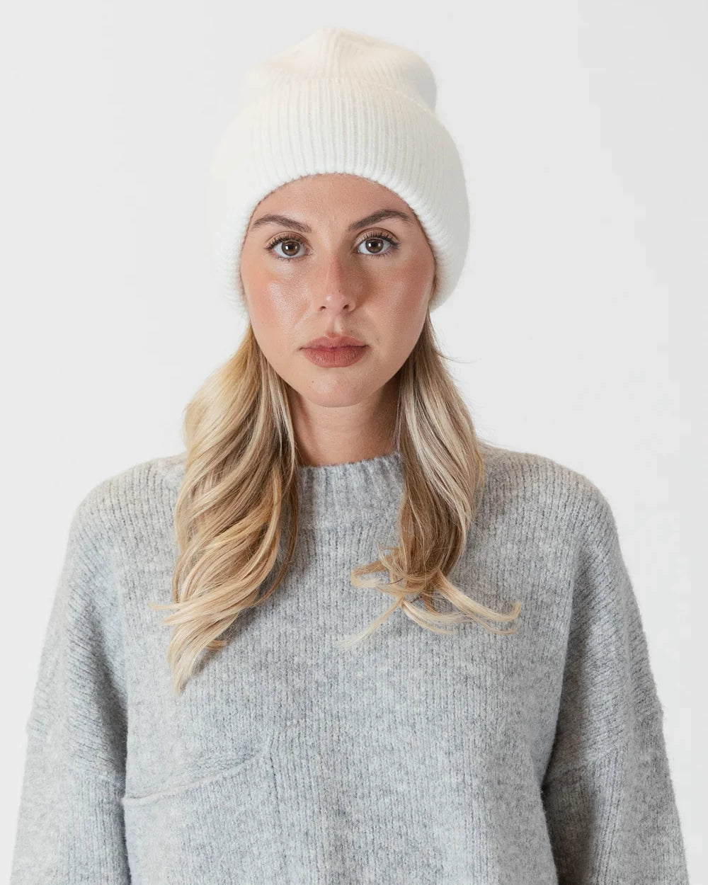 Lyla and Luxe Après Ski Hat in Ivory