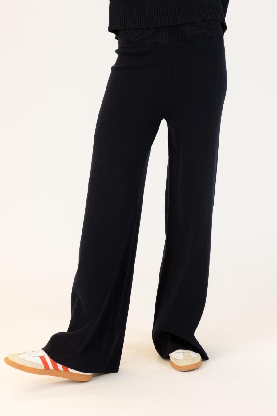 navy knit pant
