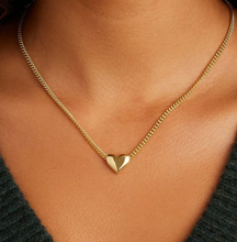 Load image into Gallery viewer, Lou Heart Charm Necklace
