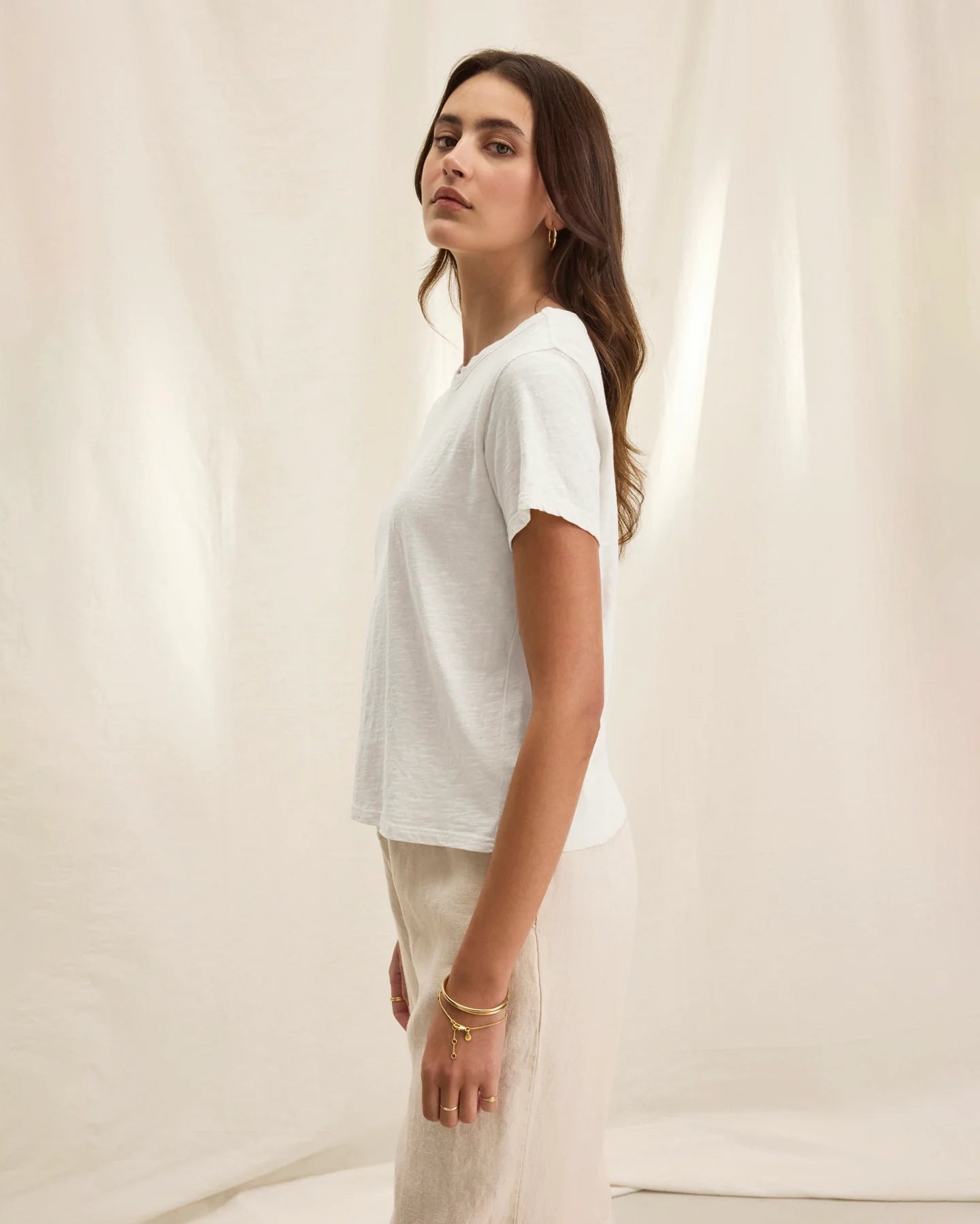 Woman wearing a white cotton slub t-shirt