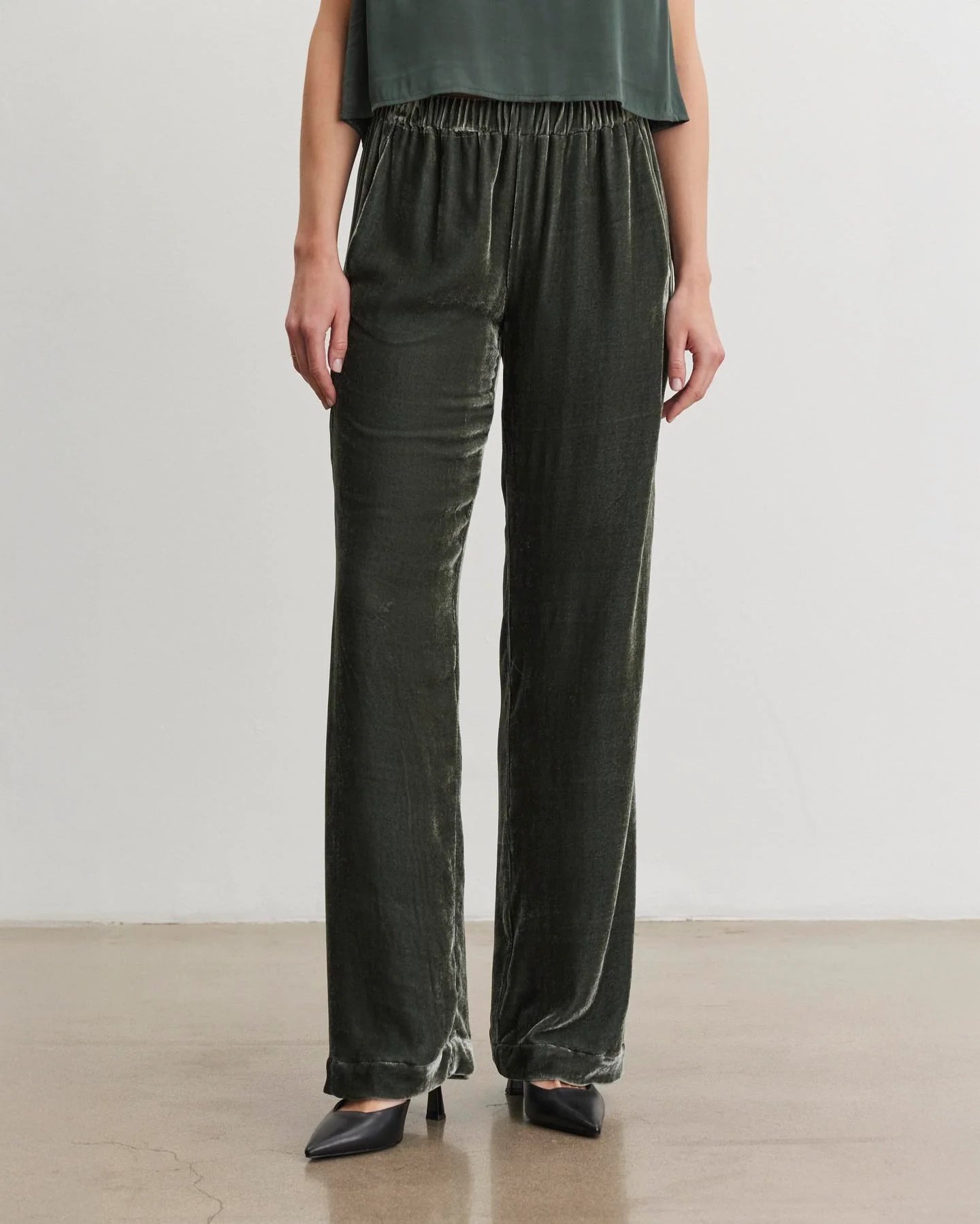 Velvet Sorine Silk Velvet Pants in Marsh green