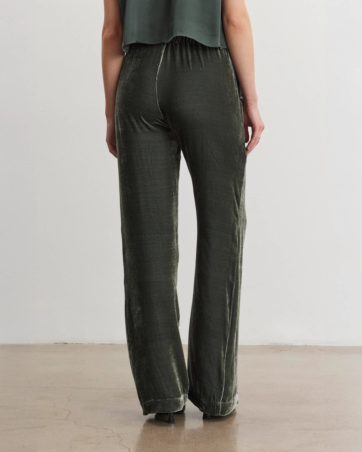 Velvet Sorine Silk Velvet Pants in Marsh green