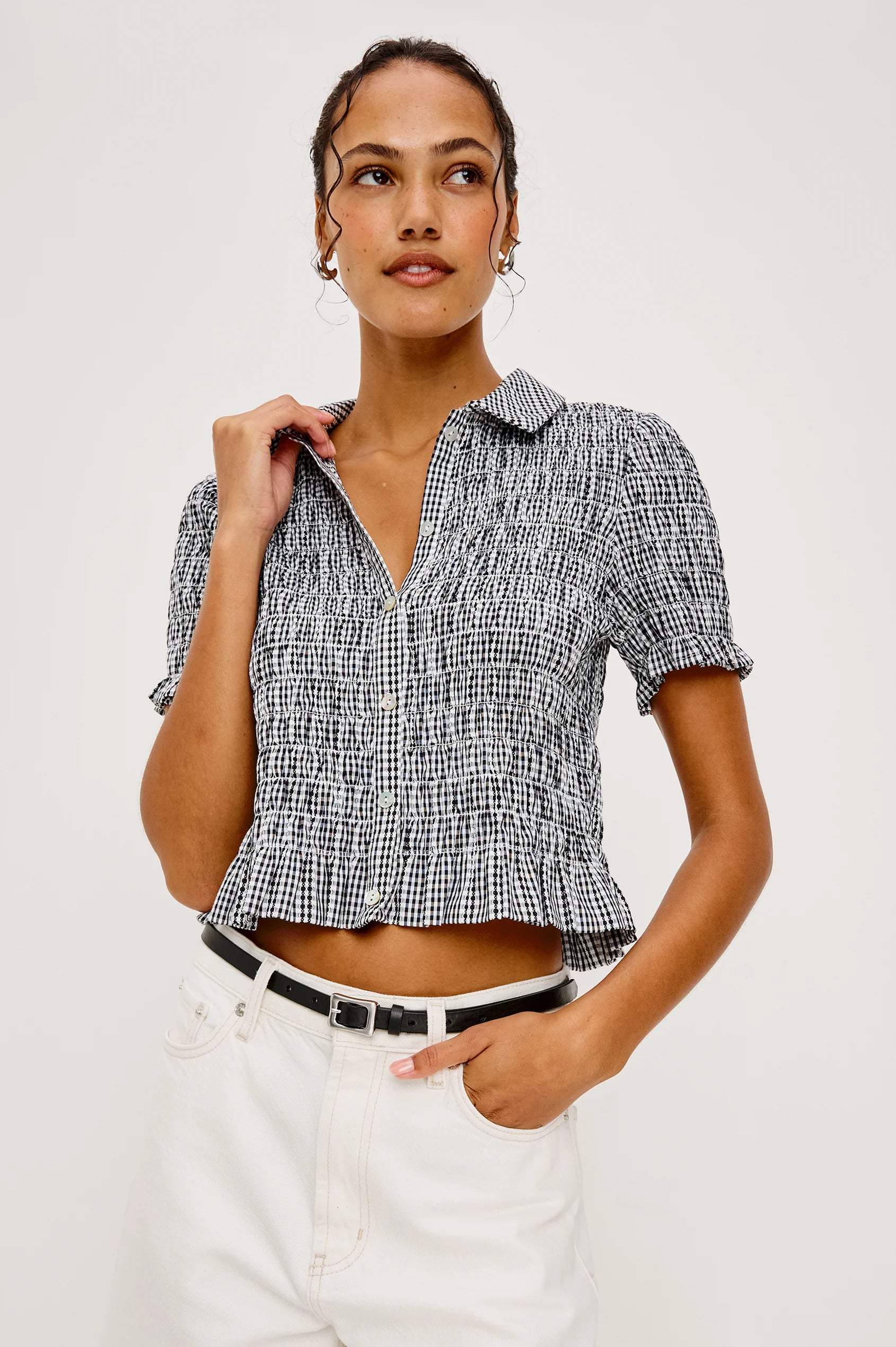 crop short sleeve-blouse in black gingham