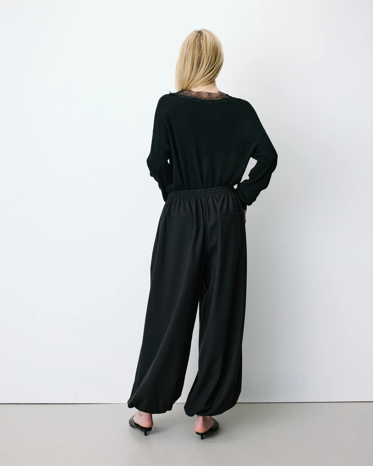 black balloon pant