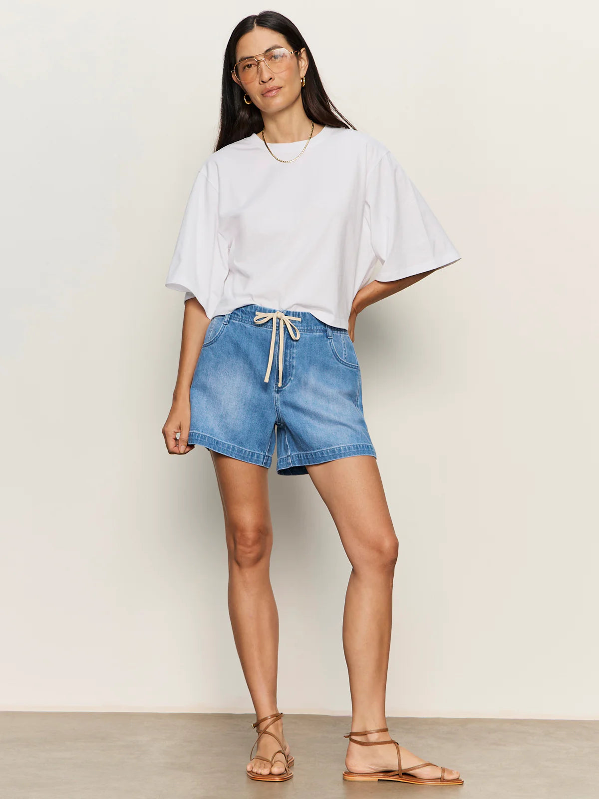 white boxy cropped tee 