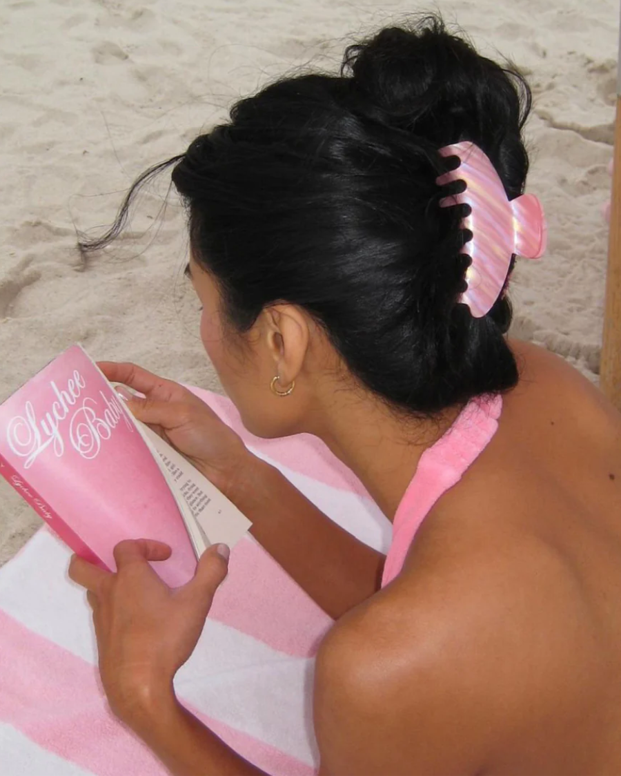 pink claw clip