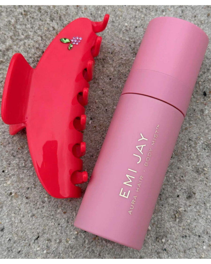 red claw clip with strawberry in the corner