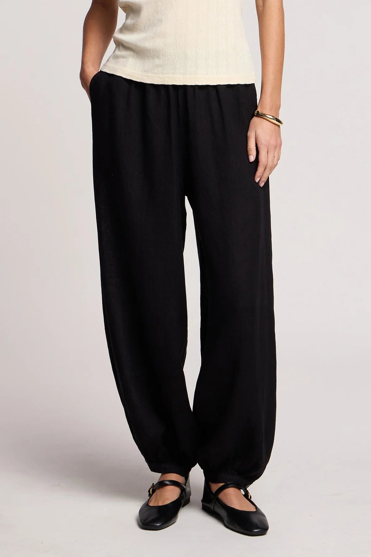 black linen pant which gathers at ankle
