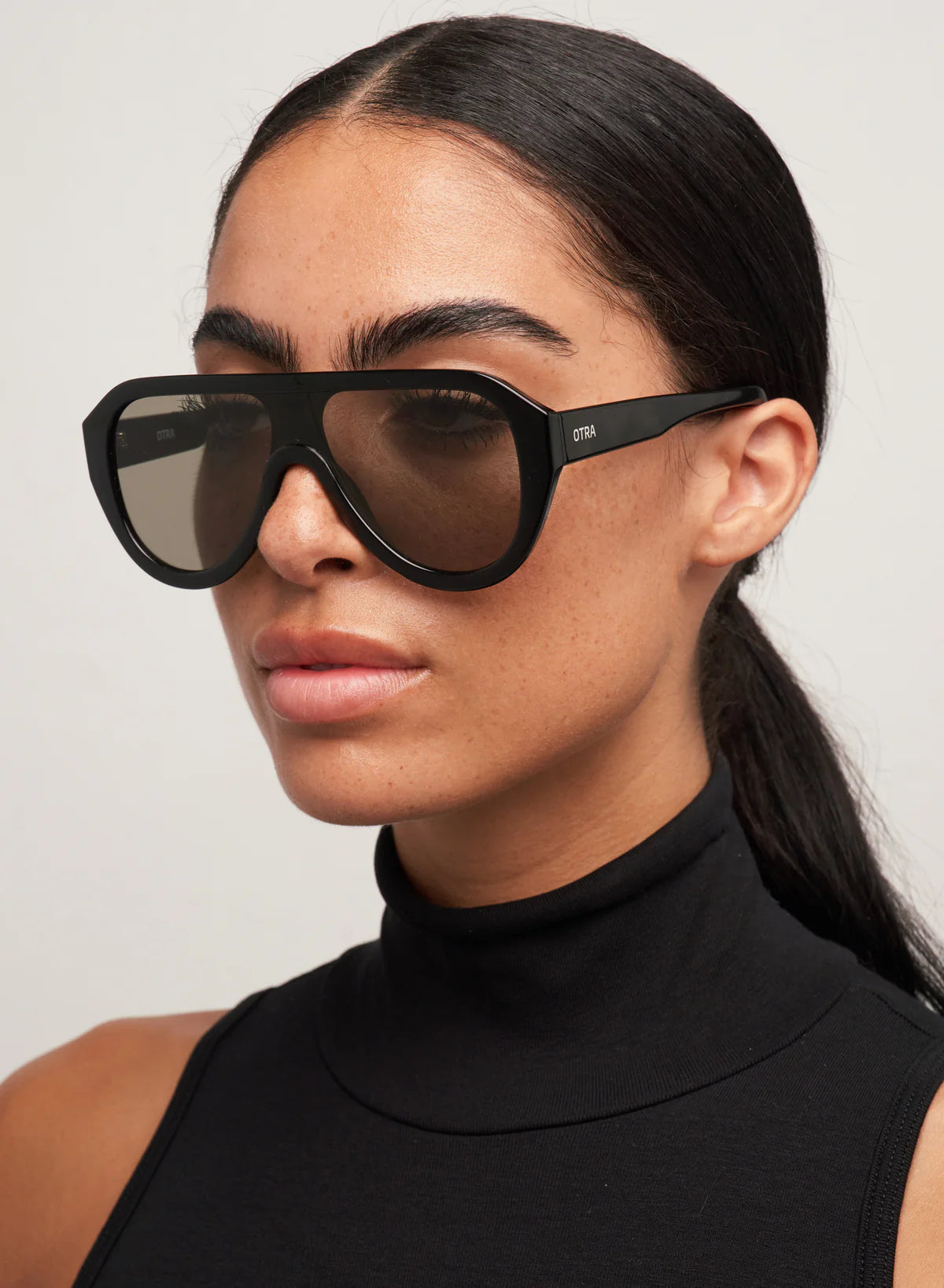 chunky black aviator sunglasses