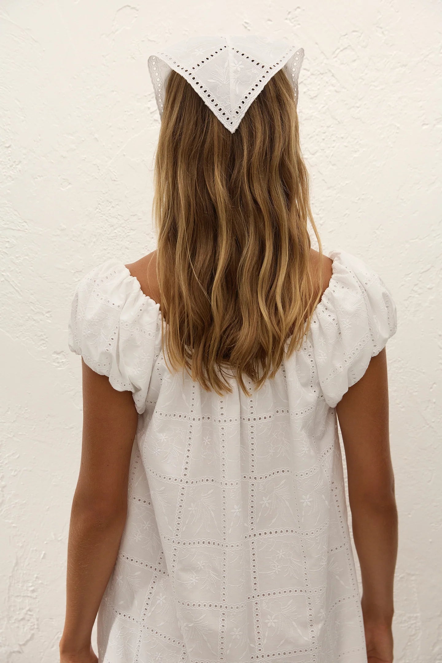 white eyelet headtie